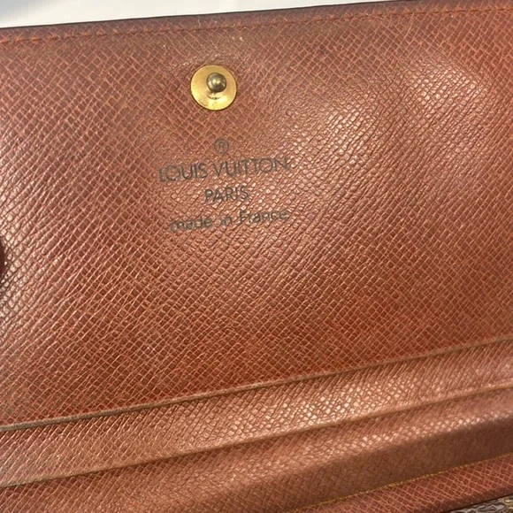 Vintage Louis Vuitton Monogram Wallet - Picture 4 of 6